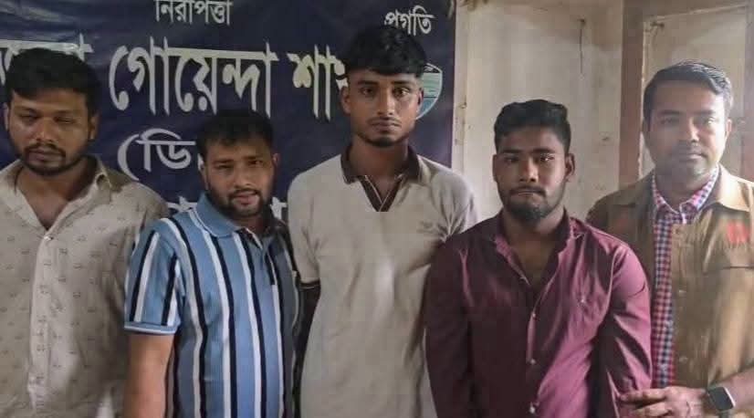চৌমুহনীর আবাসিক হোটেলে ডিবির অভিযান, ৭ নারীসহ ১৪ জন আটক